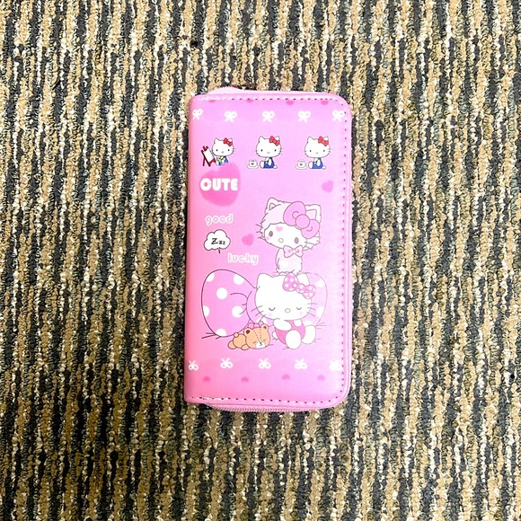Hello Kitty Pink Wallet - Picture 1 of 3